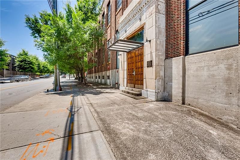 1st image of 650 Glen Iris Dr NE APT 24