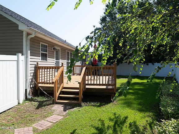 4th image of 3870 Countryaire Drive