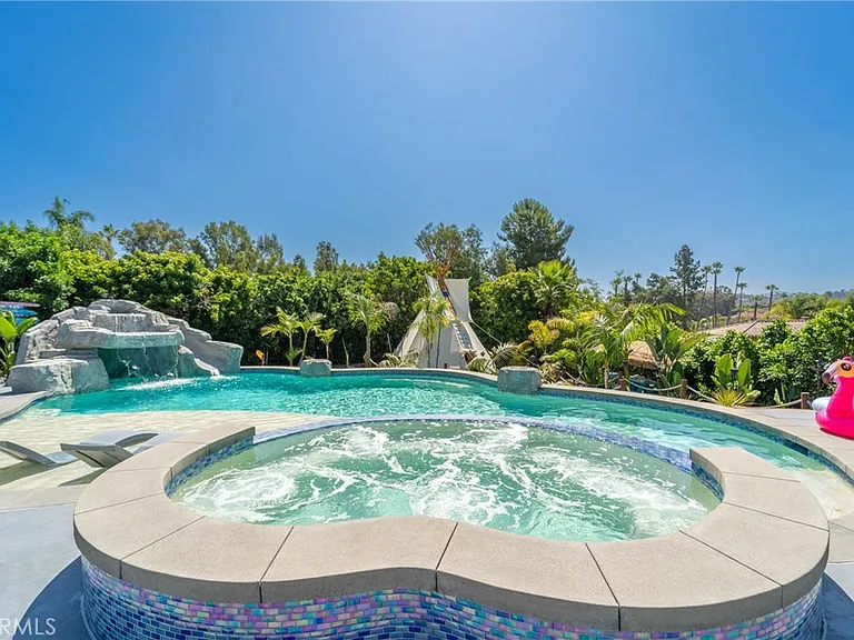 7337 La Soldadera — Photo 48