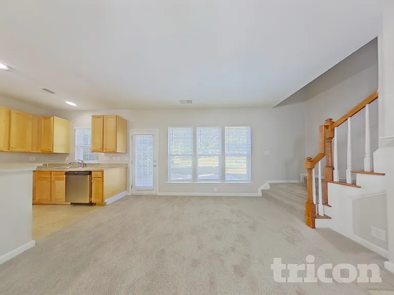 1619 Bitter Creek Dr — Photo 3