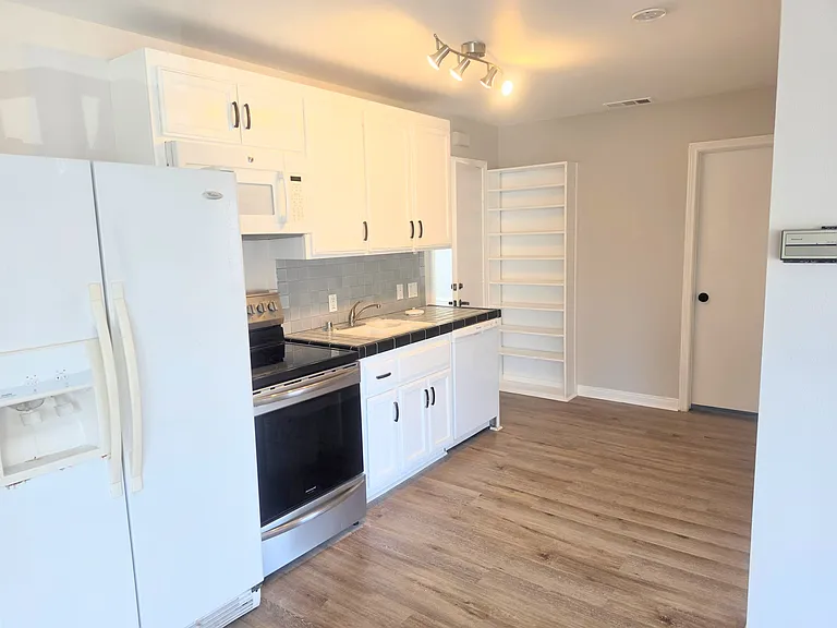 34102 El Encanto Ave #B — Photo 5