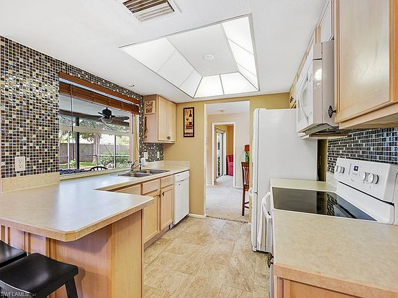 5th image of 3966 Blenheim St