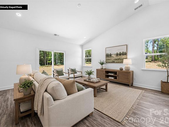 5th image of 136 Coolbrook Rd