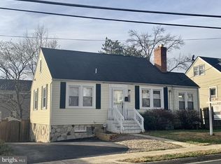 2104 S Randolph St, Arlington, VA 22204