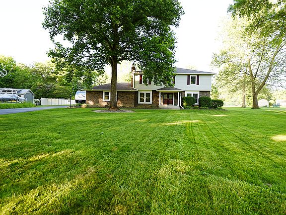 2nd image of 519 Woodland East Dr