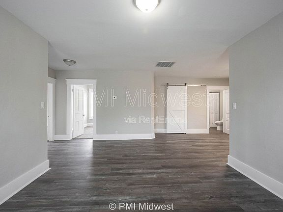 2nd image of 538 W 29th St #B