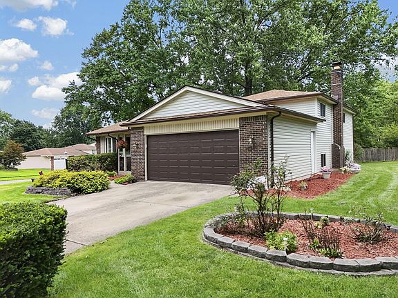 3rd image of 333 Dellfield Way