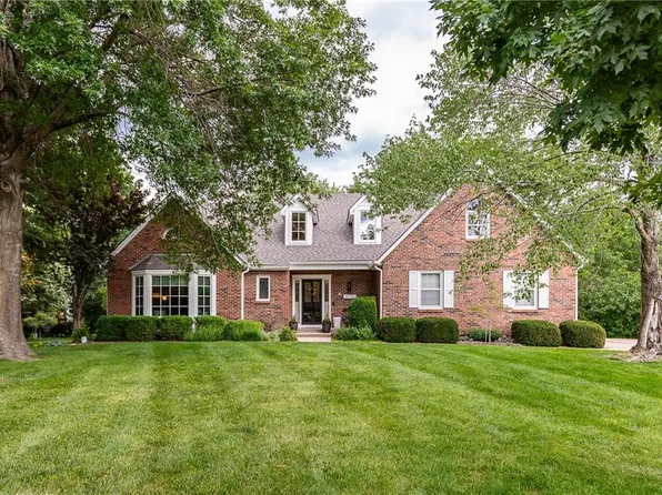 12721 Mohawk Cir, Leawood, KS 66209