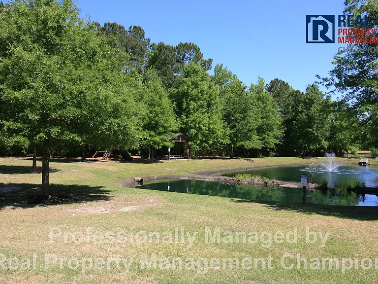 148 Lincoln Place Cir — Photo 19
