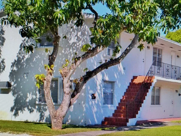 2427 NE 184th Ter #2427, North Miami Beach, FL 33160