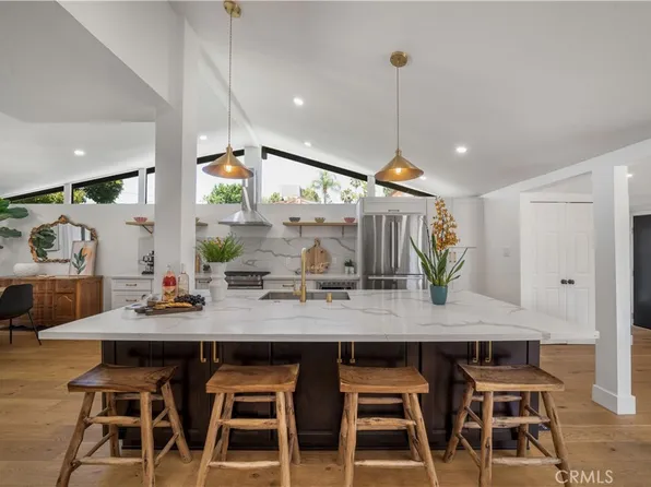 6451 Jumilla Ave, Woodland Hills, CA 91367