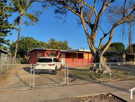 3rd image of 354 NW 29th Ter