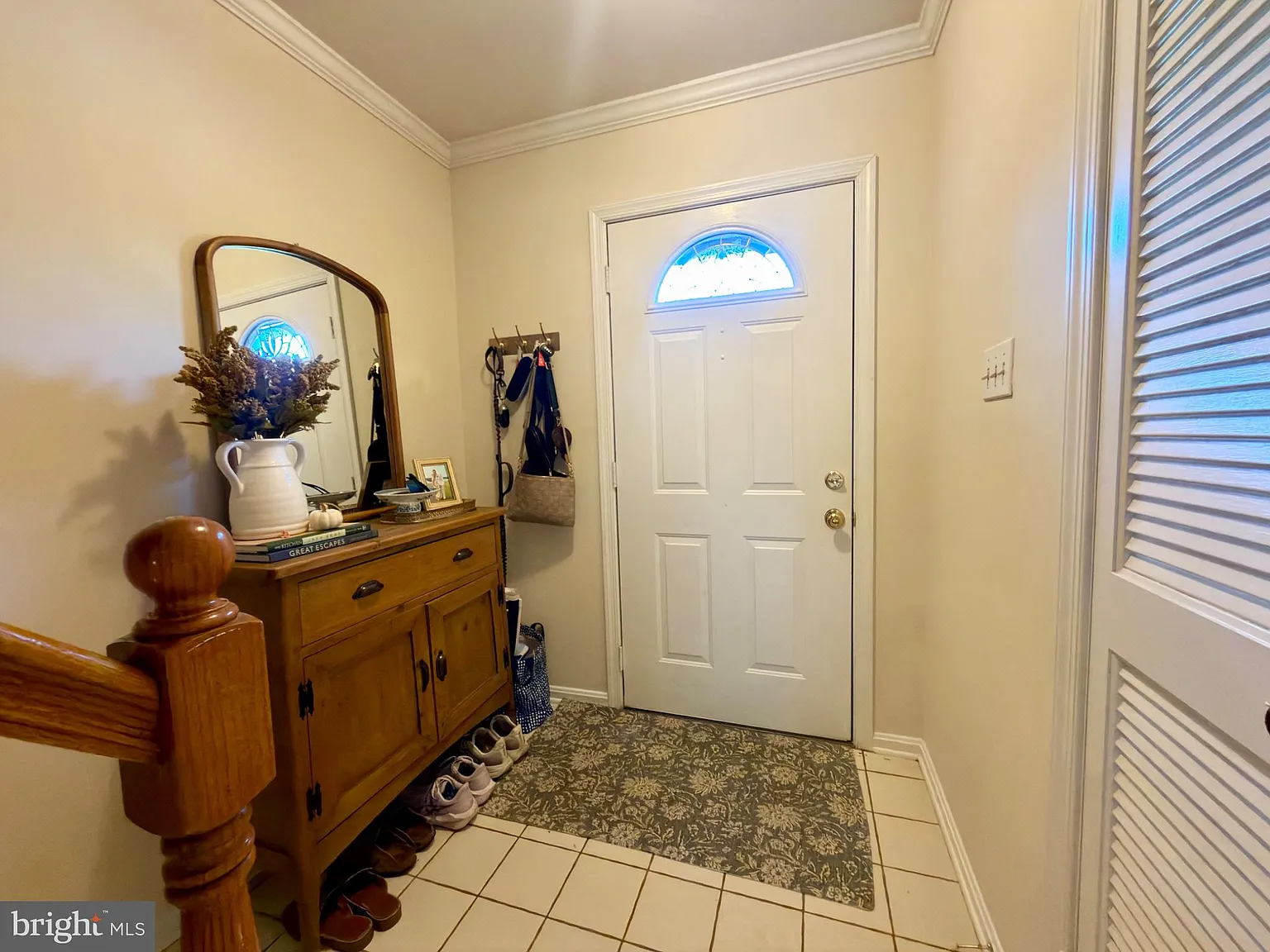 3 bed, 3.0 bath, 1628 sqft, $3,200 — Photo 2