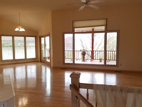 Kitchen nook & Living room