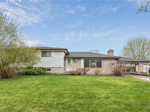 29 Heather Ct, Welland, ON L3C 4P8