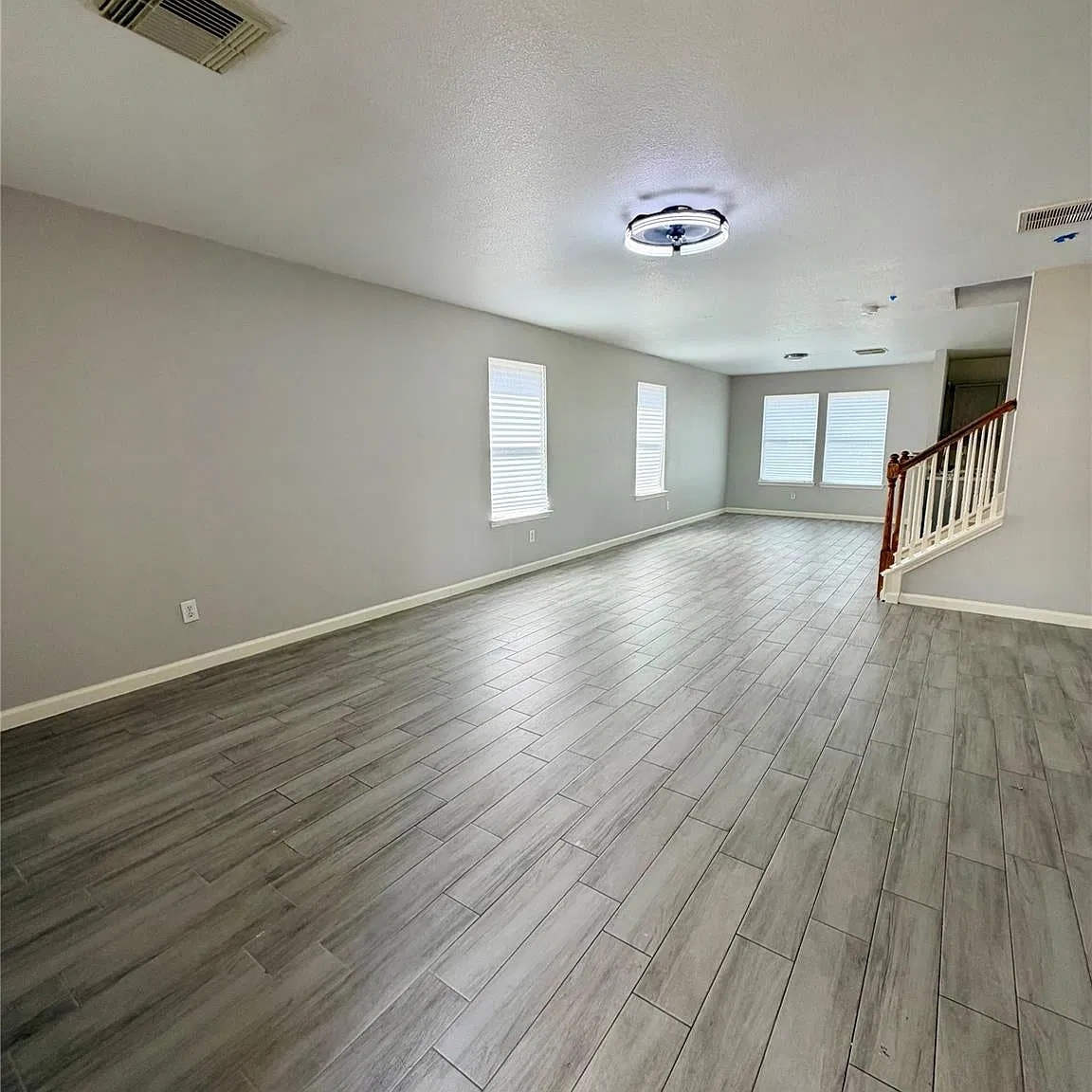 4 bed, 2.5 bath, 2214 sqft, $2,200 — Photo 1