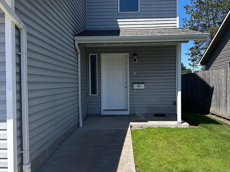 460 & 462 S Ecols St — Photo 3