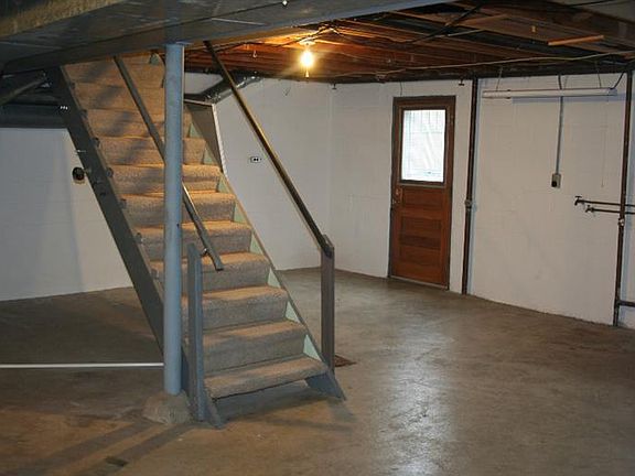 5th image of 7161 Tiki Ave