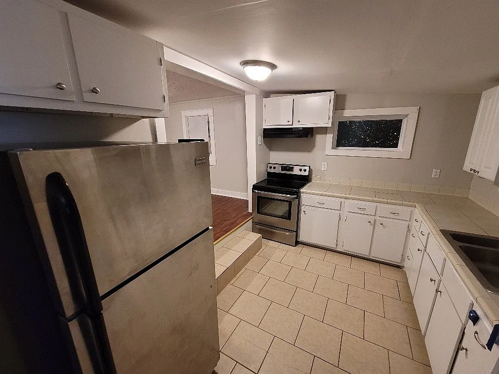 3 bed, 1.0 bath, 1175 sqft, $1,795 — Photo 4