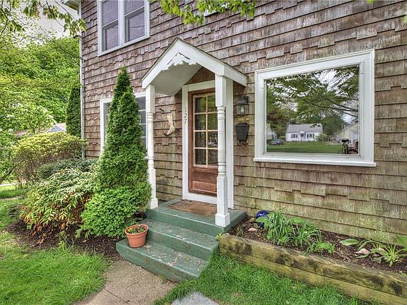 3rd image of 127 Foote St