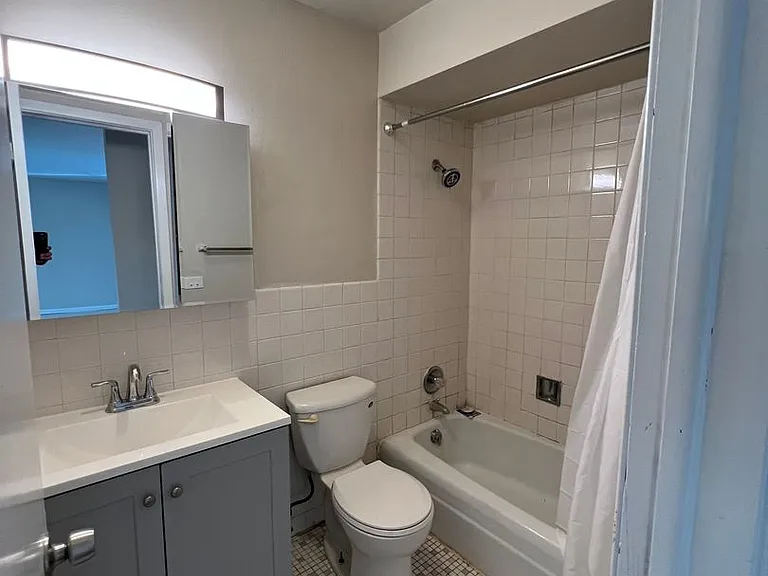 317 & 320 N Harvard Ave — Photo 8
