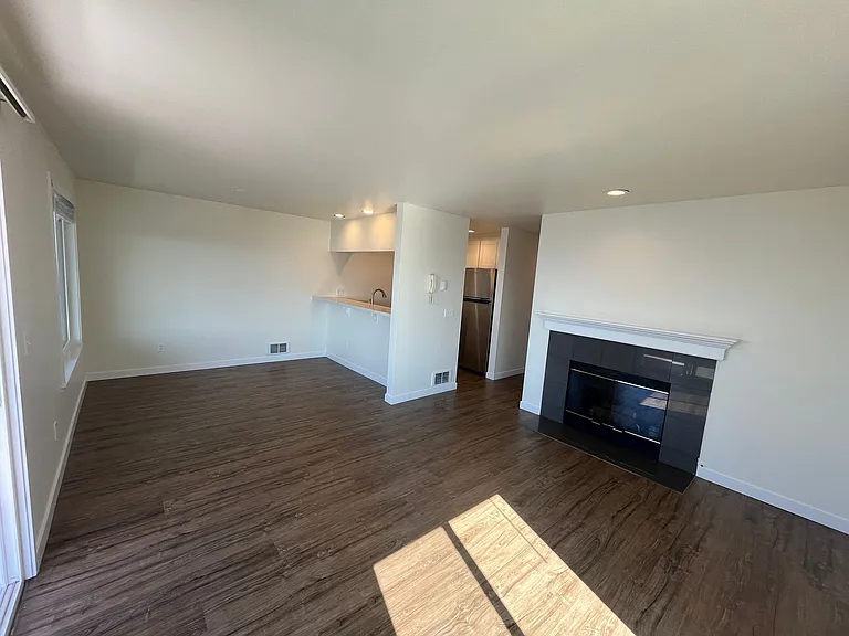 4208 Beach Drive — Photo 36