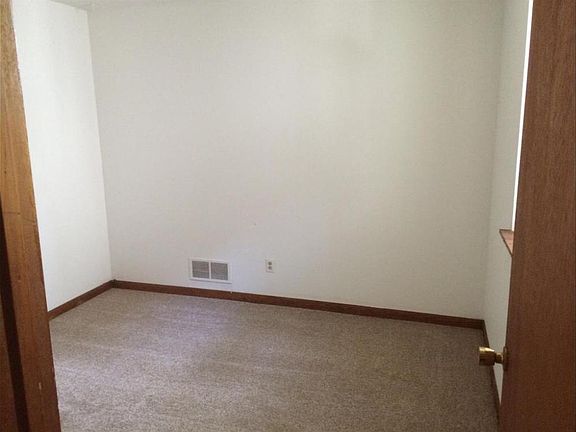 3rd image of 1179 Shuler Ave #B
