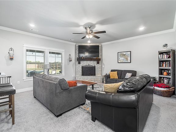 5th image of 1805 E Endura Park Dr