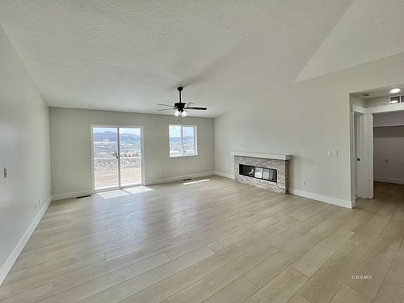 3rd image of 2678 Mesquite Way Ave