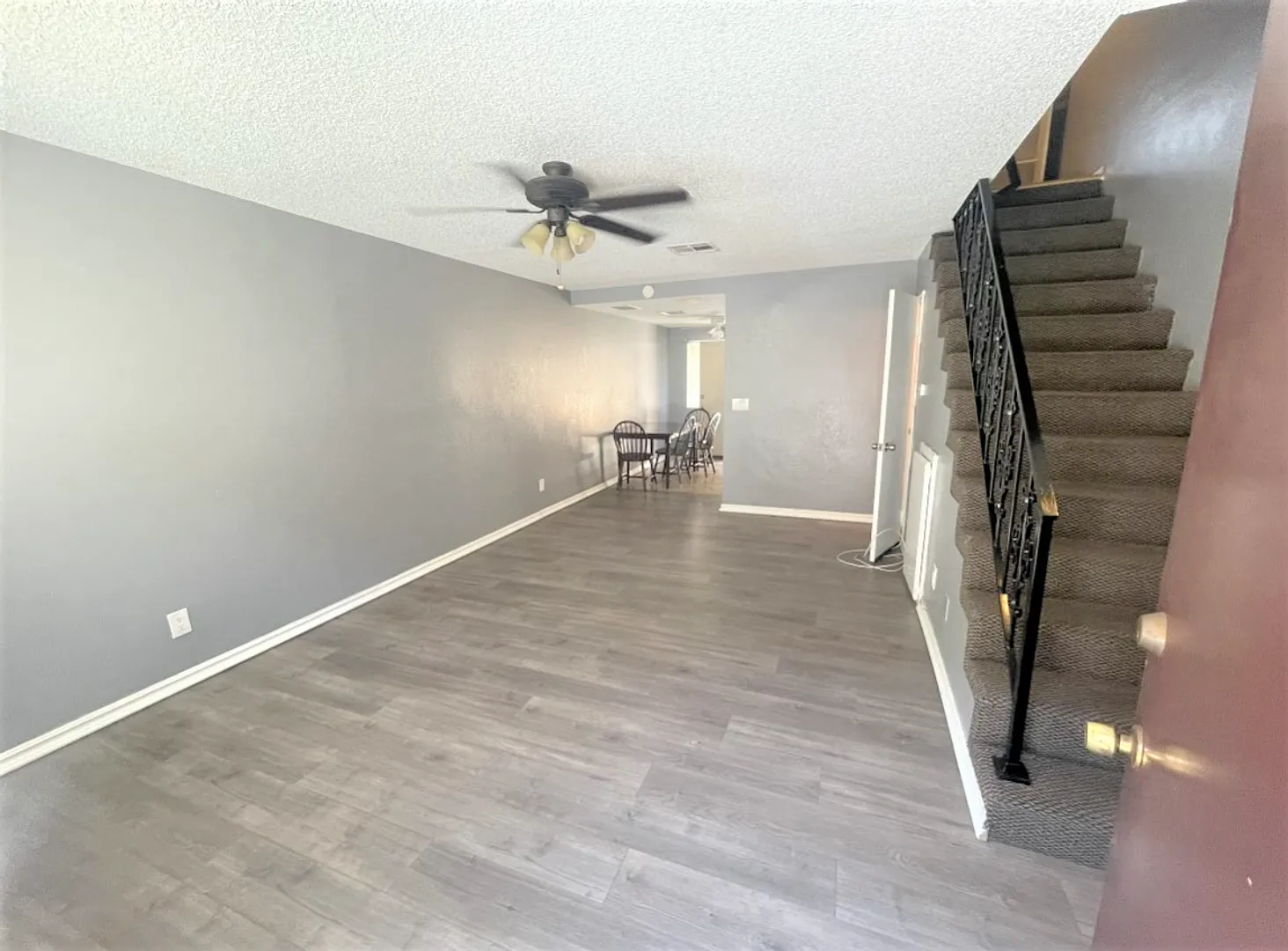 Cozy 2 bed 1.5 bath apartment in Santa Ana — Photo 2