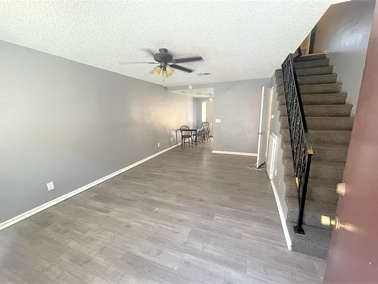 2227 N Broadway #E — Photo 2