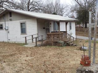 109 4th St, Cotter, AR 72626