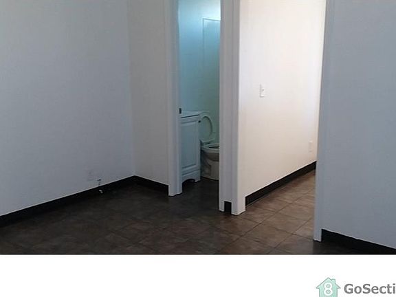 4th image of 11425 S Figueroa St APT 14