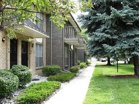 1945 Vance St #9 — Photo 4