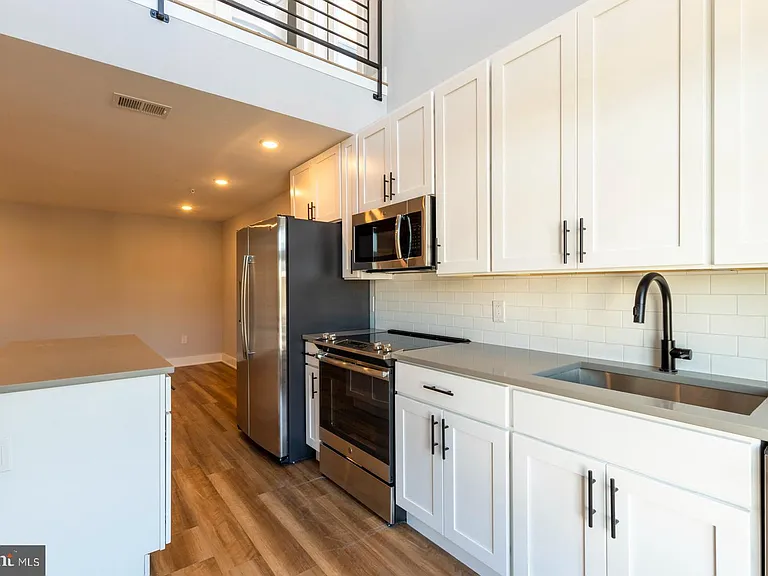 3965 Lancaster Ave #303 — Photo 6