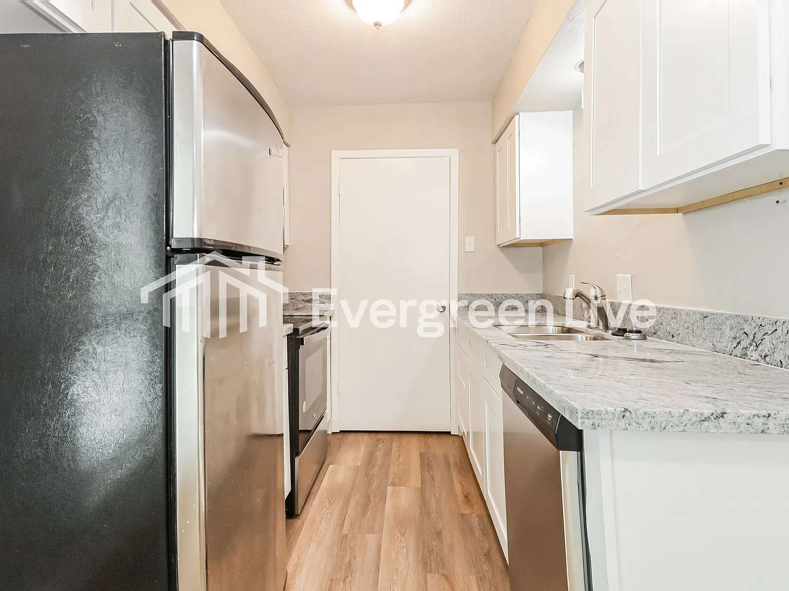 3 bed, 2.0 bath, 1270 sqft, $1,485 — Photo 3