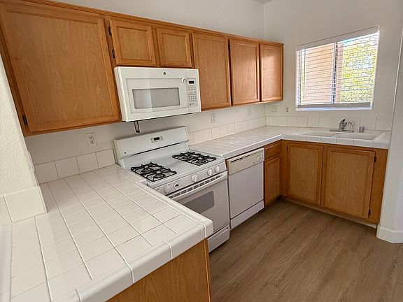 4th image of 1050 E Cactus Ave Unit 2037