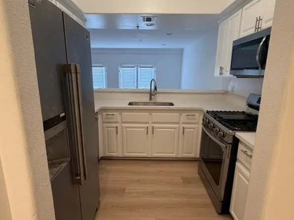 12011 Goshen Ave APT 205, Los Angeles, CA 90049