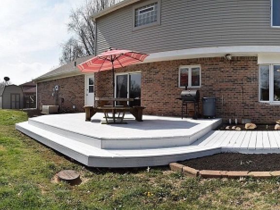 3rd image of 7123 Sandalwood Dr