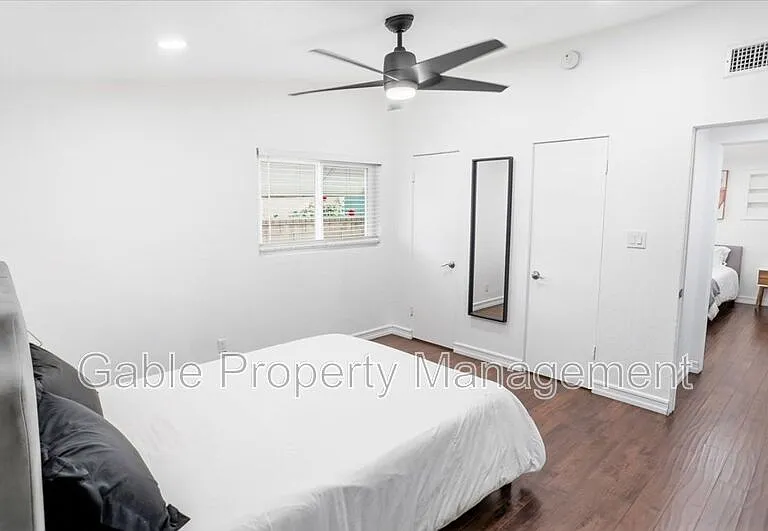 27453 Santa Clarita Rd — Photo 6