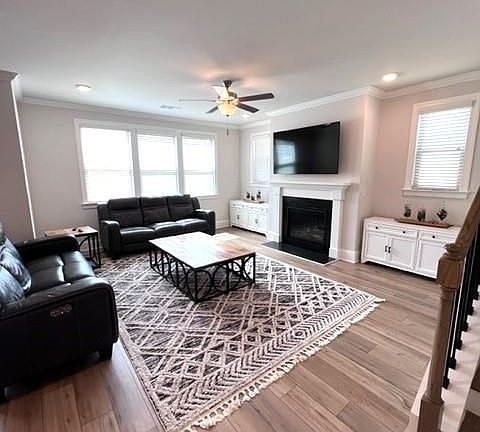 2nd image of 503 Cunninghame Ct