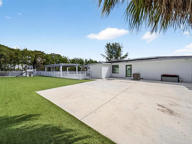 11951 SW 120th Ter — Photo 35