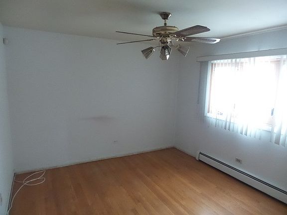 4th image of 8121 S King Dr #C1