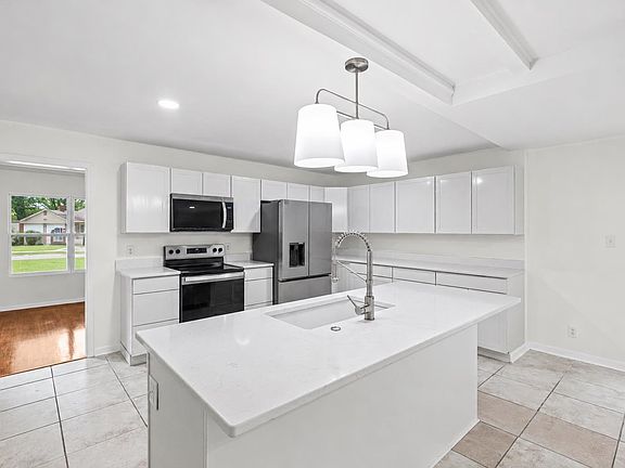 3rd image of 4347 Rhodes Ave