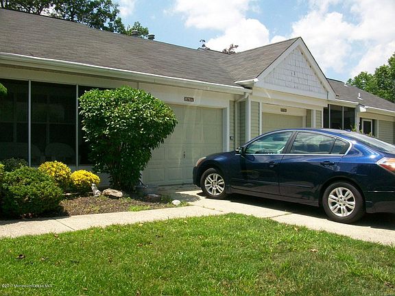 3rd image of 878 Winchester Court #A