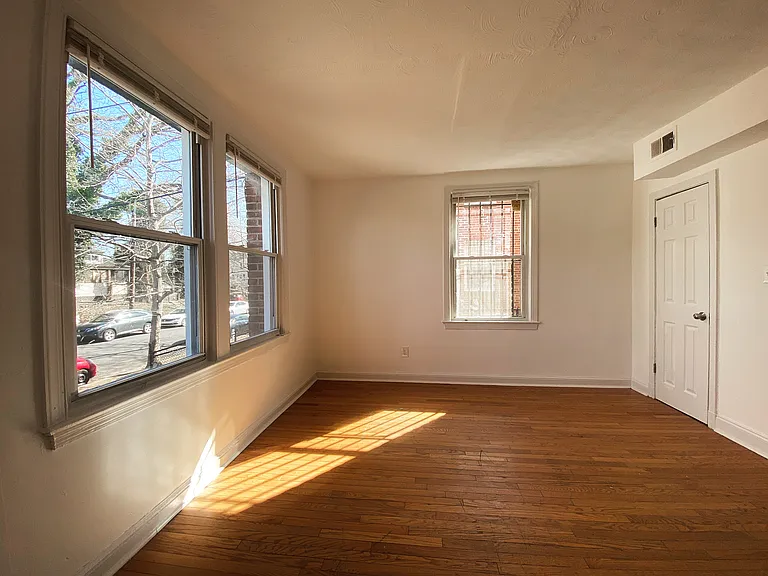 3217 Dubois Pl SE #1 — Photo 2