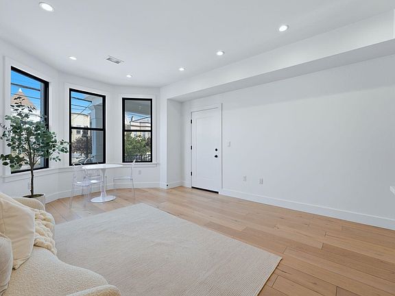 3rd image of 2602 Palisade Ave Floor 1