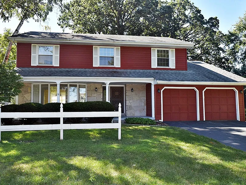 1216 Foxglove Dr photo 1