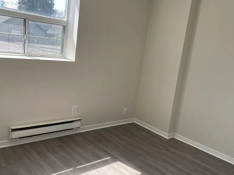 623 Gerrard St E #3 — Photo 3