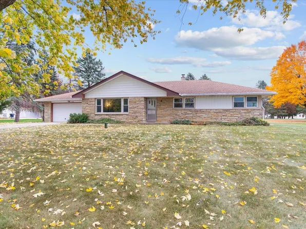 W239N6952 Maple AVENUE, Sussex, WI 53089